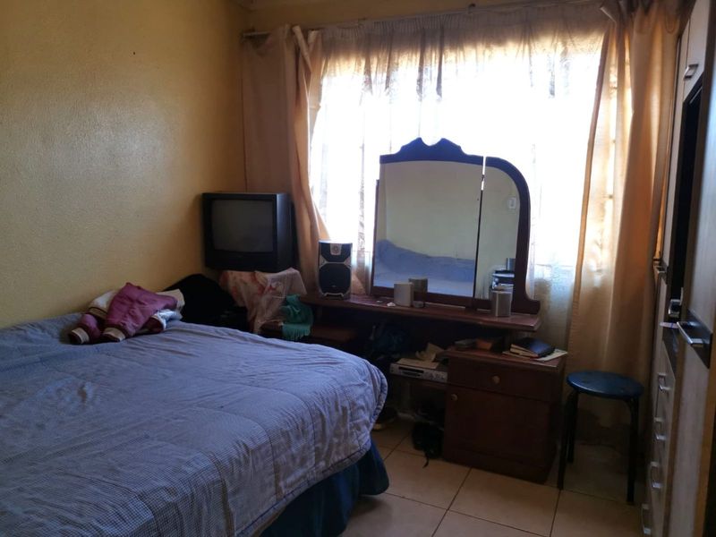 House For Sale in Soshanguve Ext - Photo 8