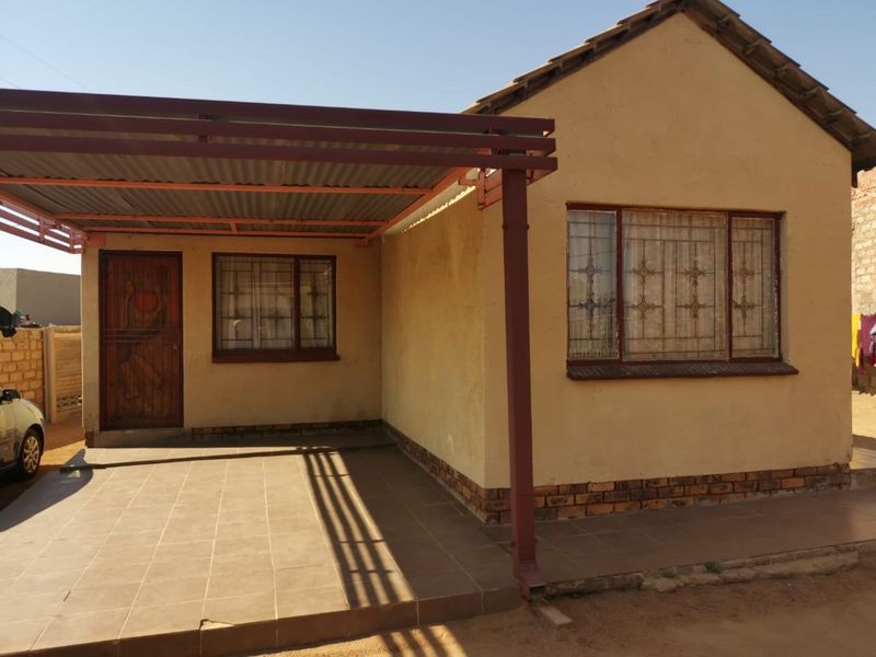 House For Sale in Soshanguve Ext - Photo 1