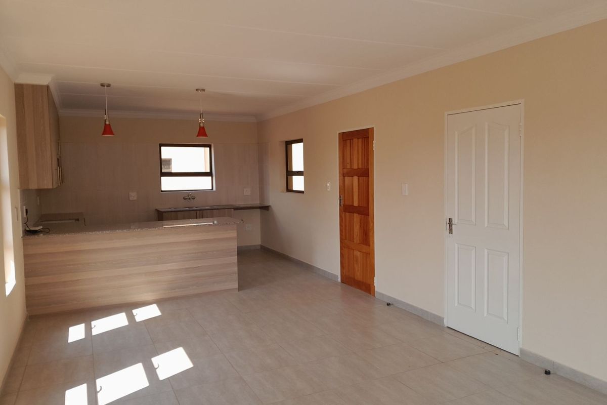 Townhouse For Sale in Amandasig - Photo 2