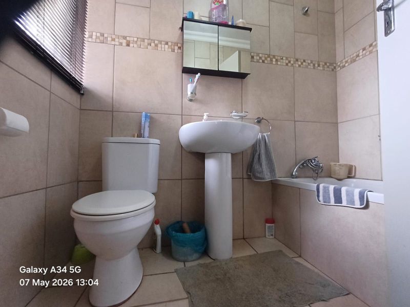 House For Sale in Stilfontein Ext 4 - Photo 9