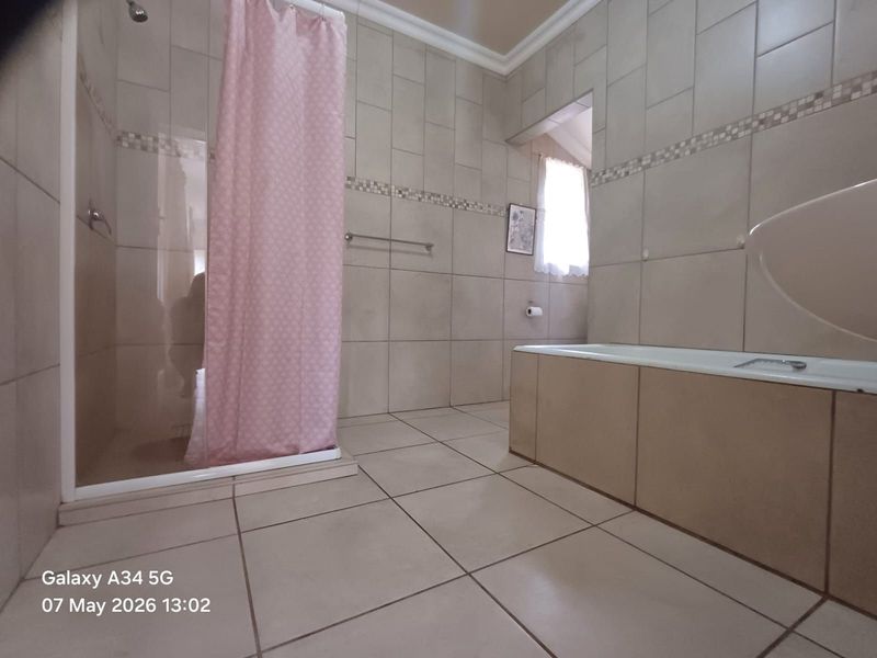 House For Sale in Stilfontein Ext 4 - Photo 7