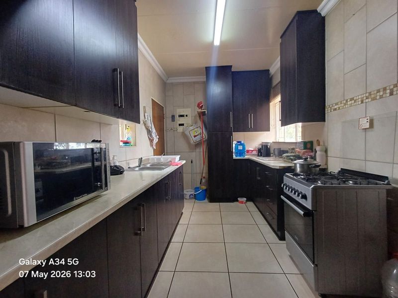House For Sale in Stilfontein Ext 4 - Photo 5