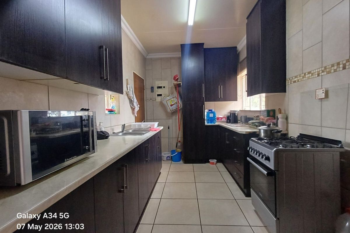 House For Sale in Stilfontein Ext 4 - Photo 5
