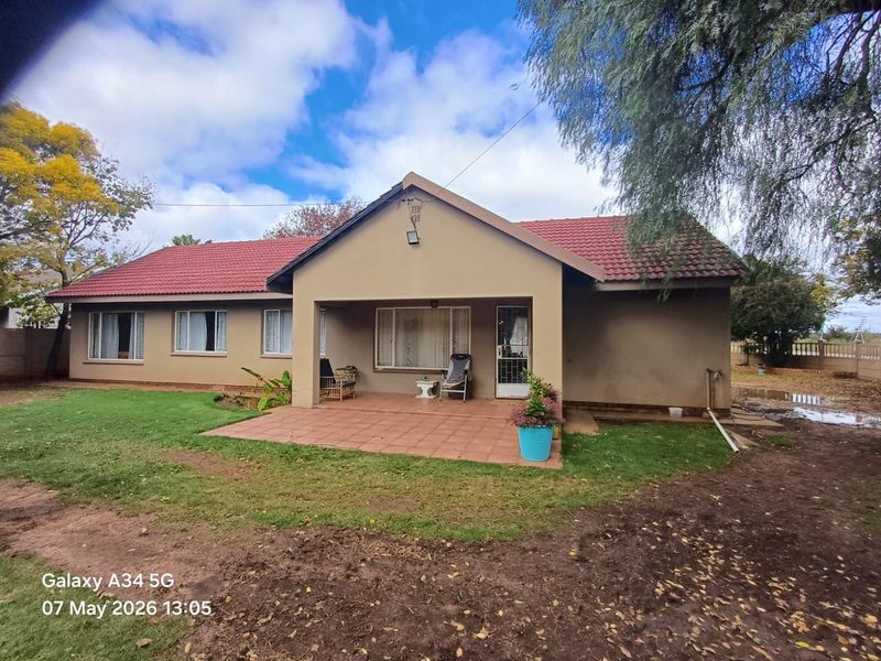 House For Sale in Stilfontein Ext 4 - Photo 10