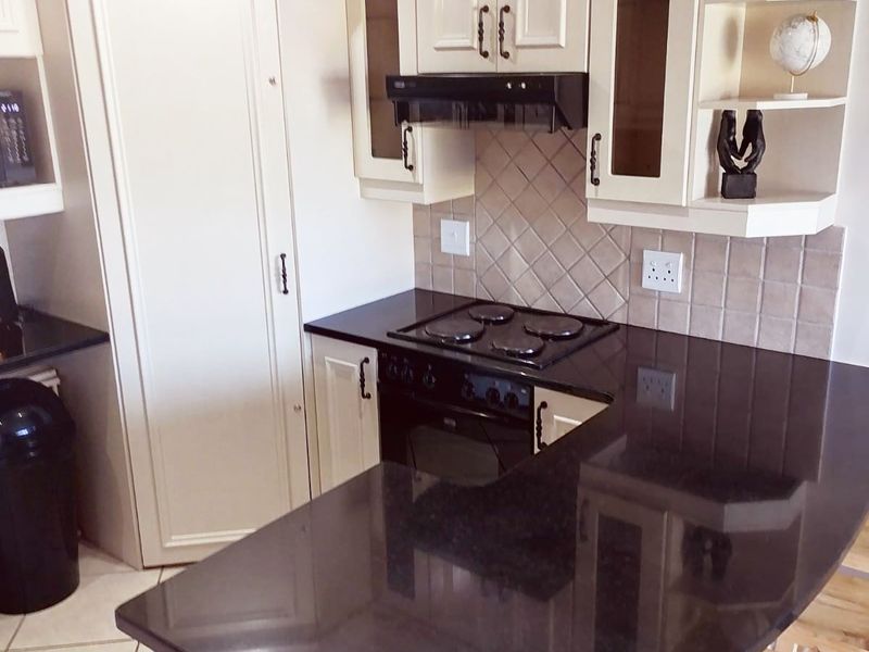 Apartment For Sale in Ferreira Town - Photo 5