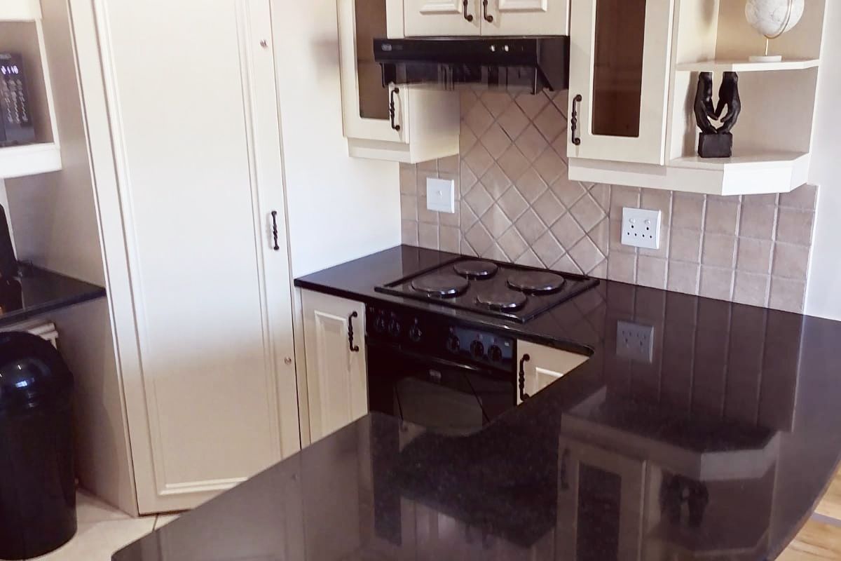 Apartment For Sale in Ferreira Town - Photo 5