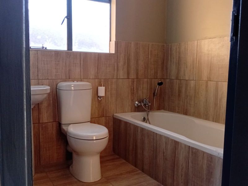 House For Sale in Ivy Park - Photo 8