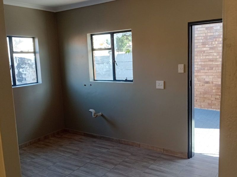 House For Sale in Ivy Park - Photo 6