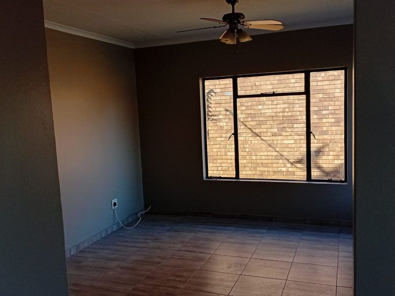 House For Sale in Ivy Park - Photo 9
