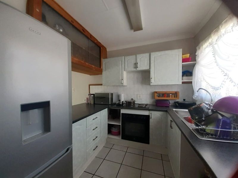 Apartment For Sale in Die Hoewes - Photo 6