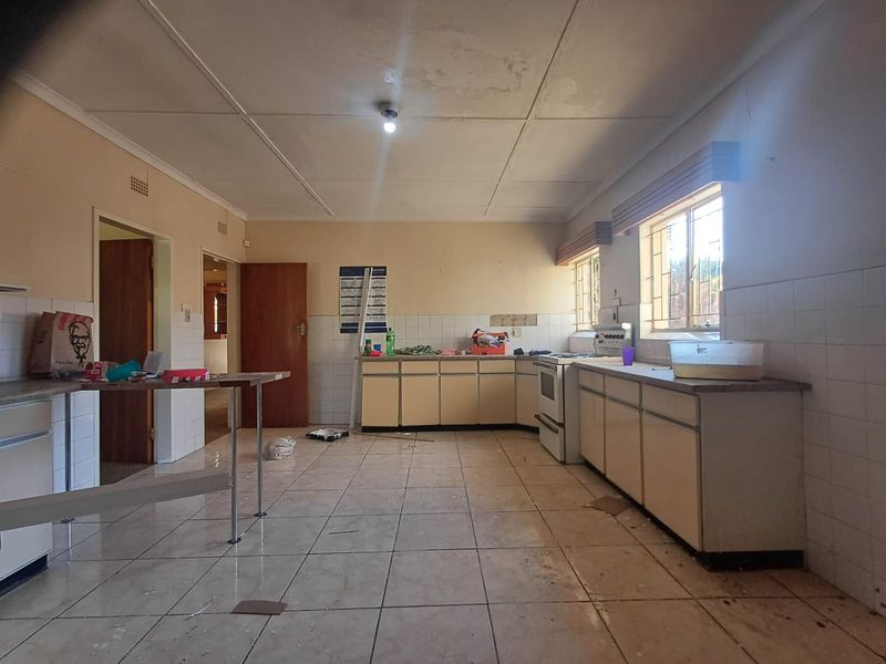 House For Sale in Lourenspark - Photo 6