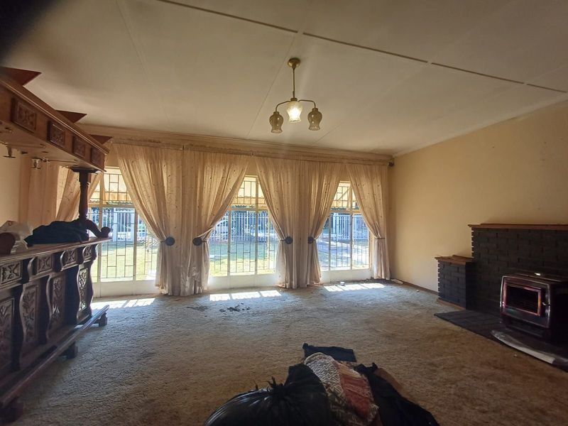 House For Sale in Lourenspark - Photo 4