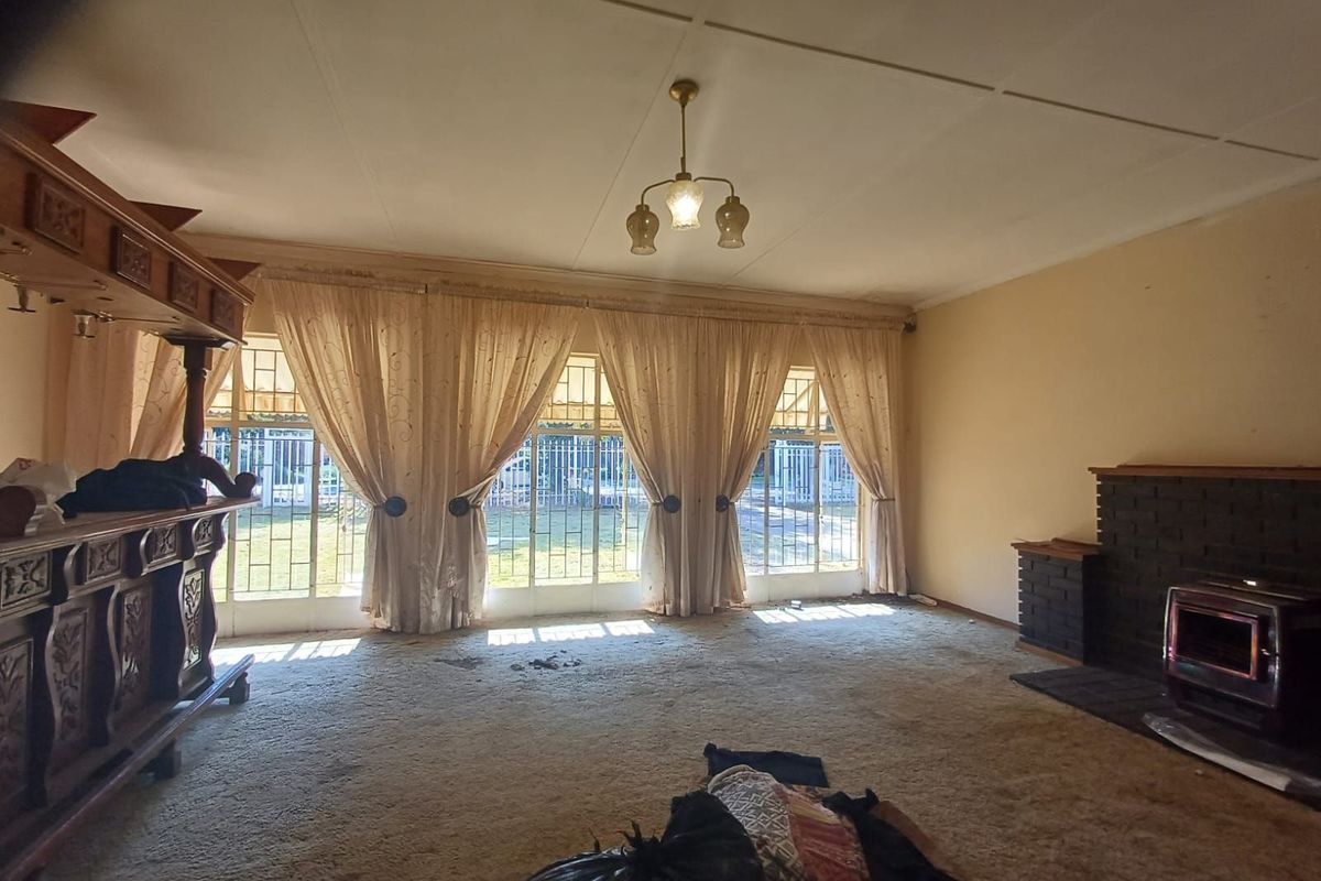 House For Sale in Lourenspark - Photo 4