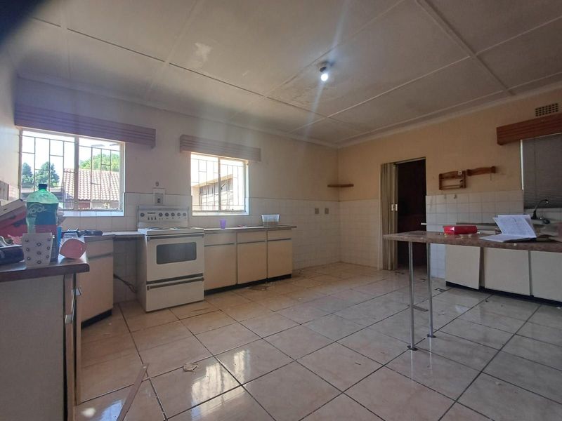 House For Sale in Lourenspark - Photo 5
