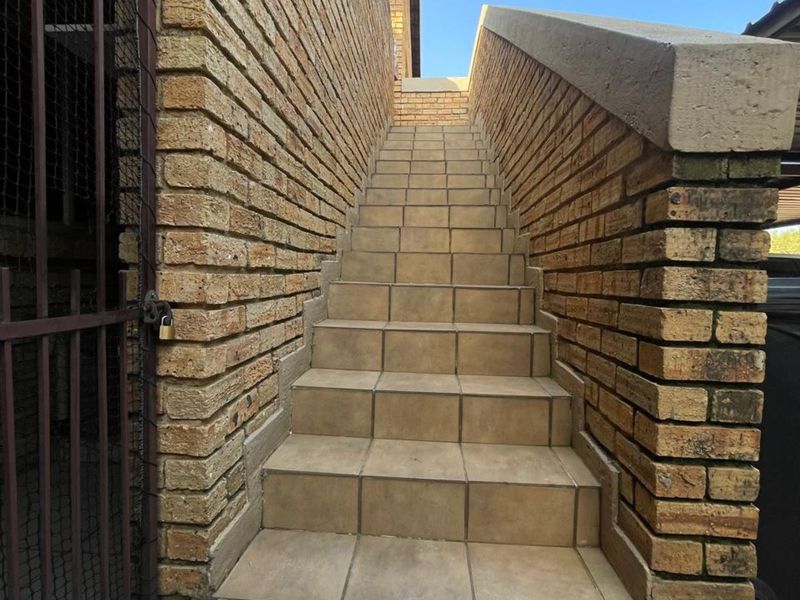 Apartment For Sale in Heuwelsig Estate - Photo 6