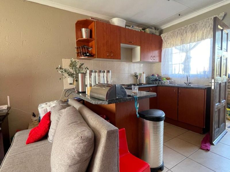 Apartment For Sale in Heuwelsig Estate - Photo 8