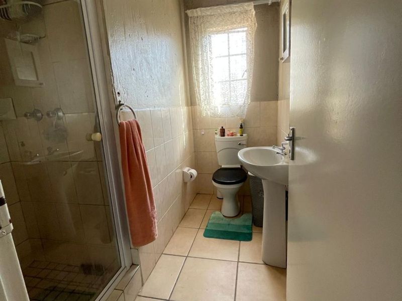 Apartment For Sale in Heuwelsig Estate - Photo 10