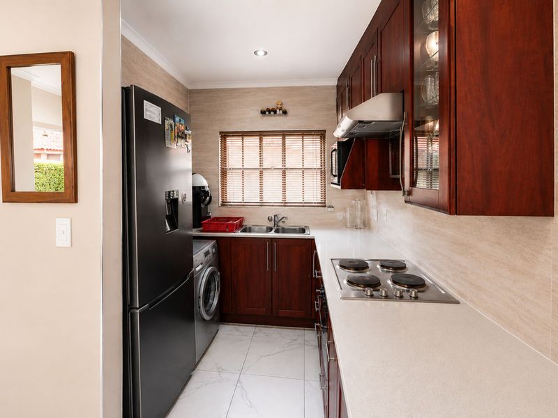 House For Sale in Radiokop - Photo 3