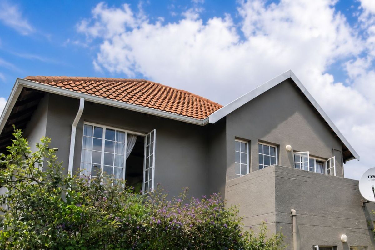 House For Sale in Radiokop - Photo 2