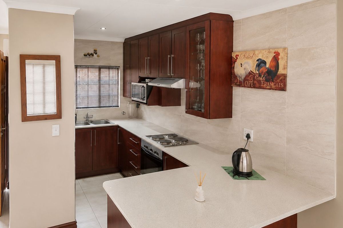 House For Sale in Radiokop - Photo 4