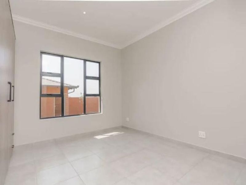 House For Sale in Six Fountains Residential Estate - Photo 10