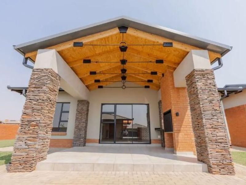 House For Sale in Six Fountains Residential Estate - Photo 3