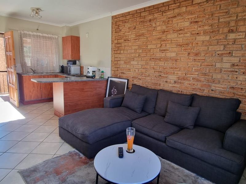 Apartment For Sale in Honeypark - Photo 4