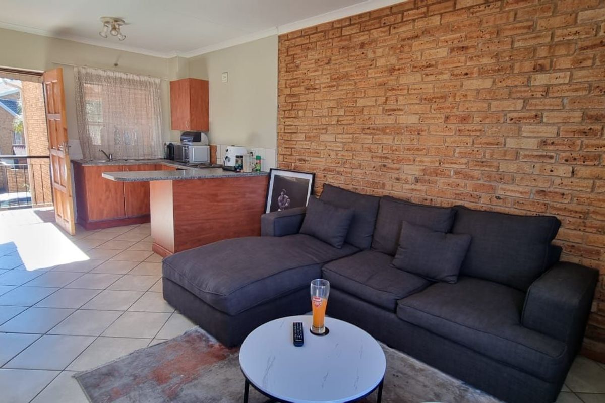 Apartment For Sale in Honeypark - Photo 4