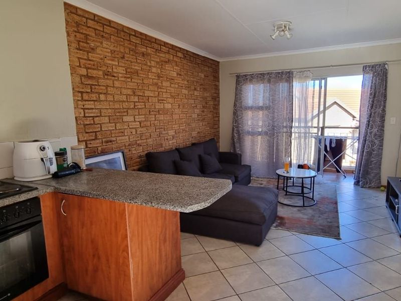Apartment For Sale in Honeypark - Photo 2
