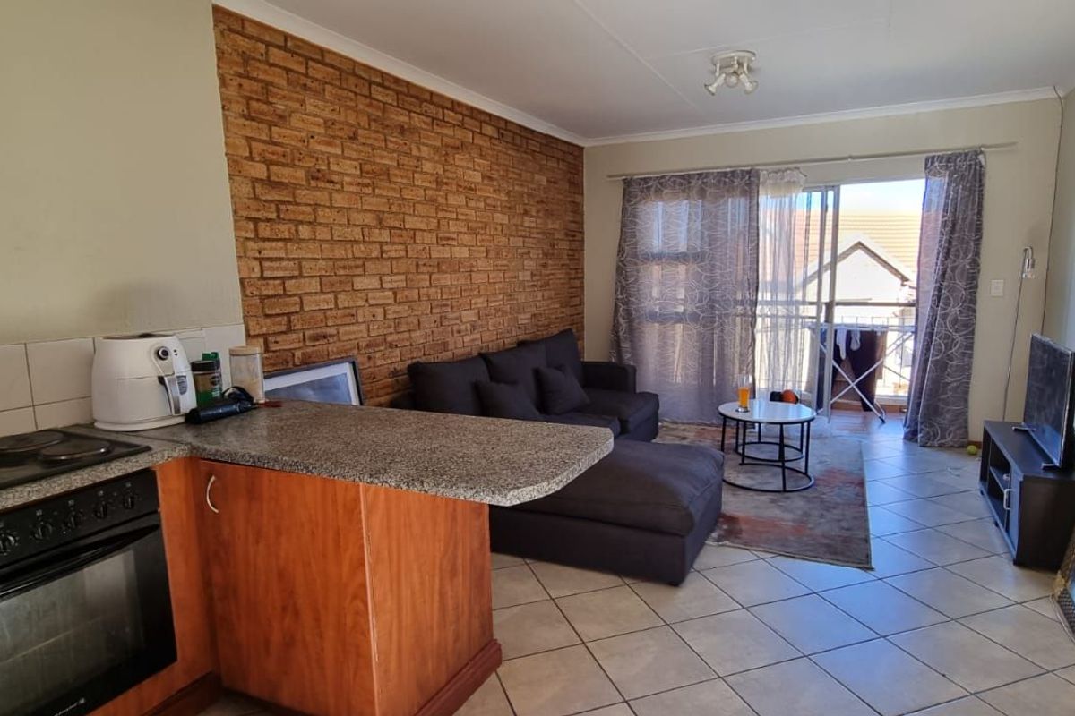 Apartment For Sale in Honeypark - Photo 2