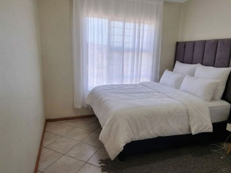 Apartment For Sale in Honeypark - Photo 5