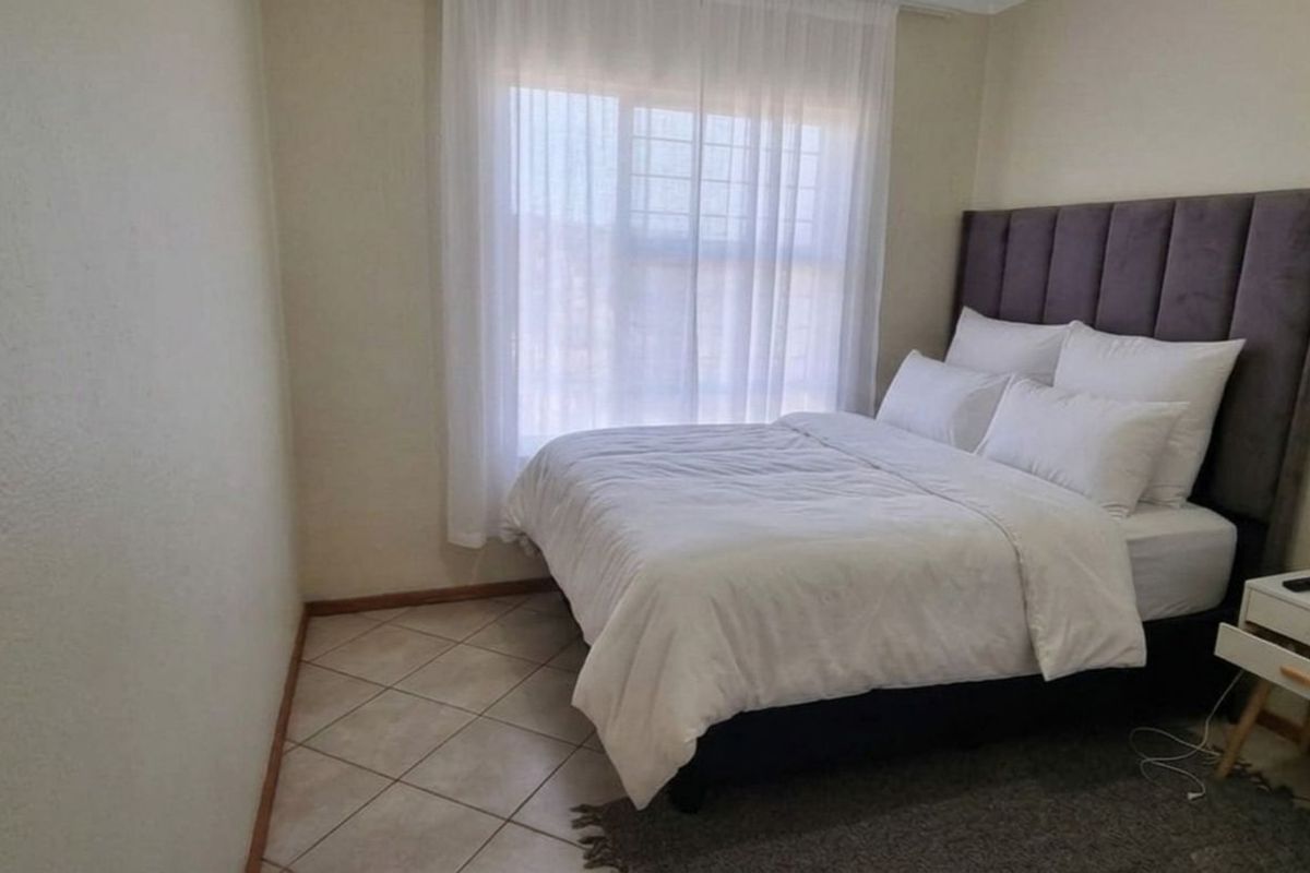 Apartment For Sale in Honeypark - Photo 5