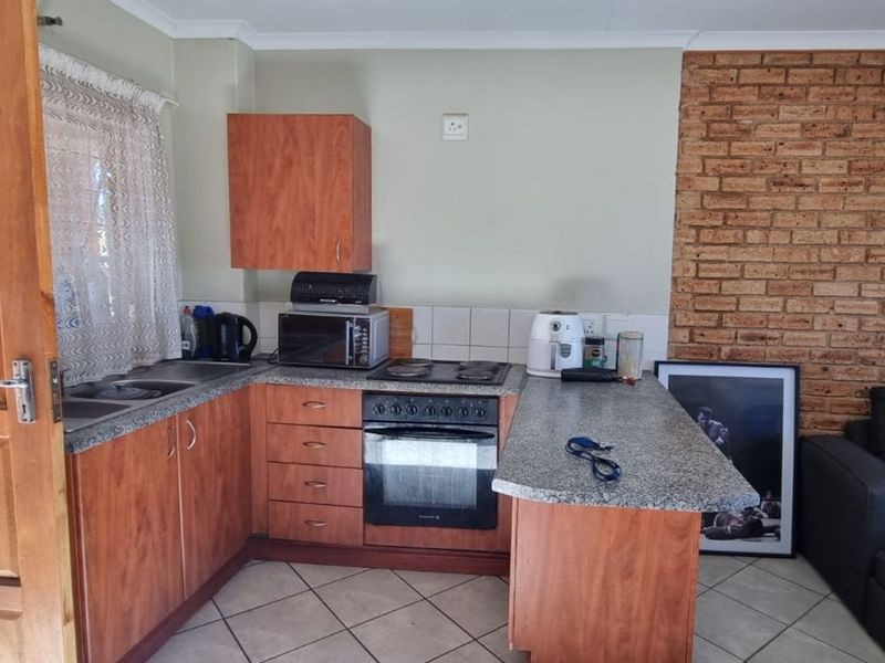 Apartment For Sale in Honeypark - Photo 3