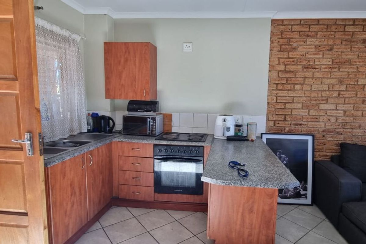 Apartment For Sale in Honeypark - Photo 3