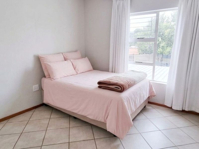 Apartment For Sale in Honeypark - Photo 8