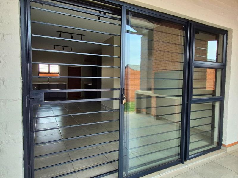 Townhouse For Sale in Rietvalleirand - Photo 4