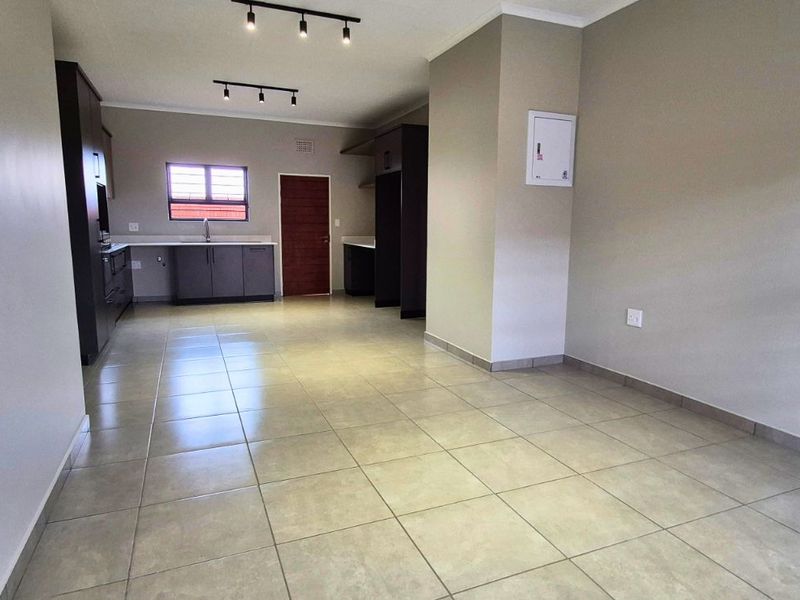 Townhouse For Sale in Rietvalleirand - Photo 5