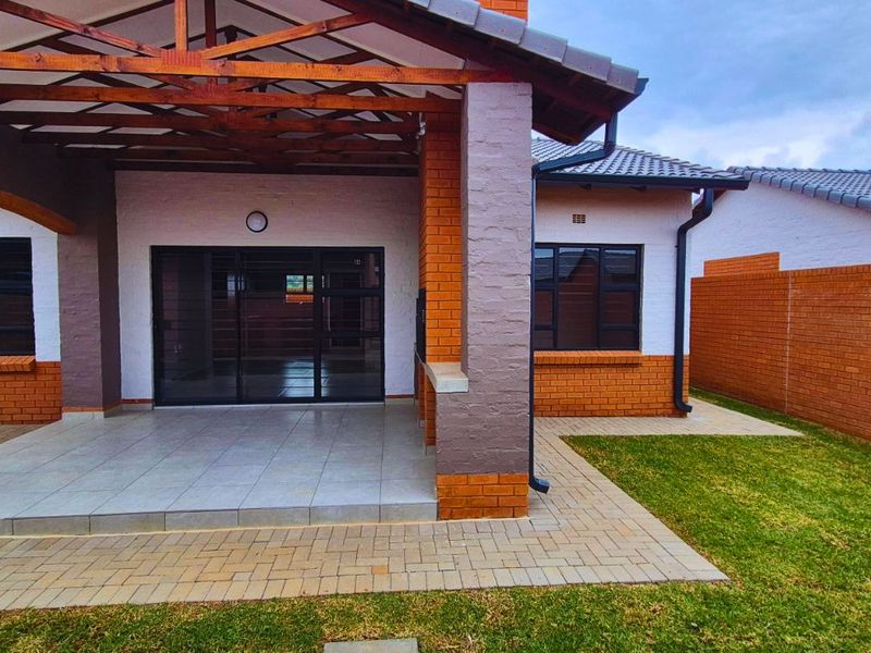 Townhouse For Sale in Rietvalleirand - Photo 3