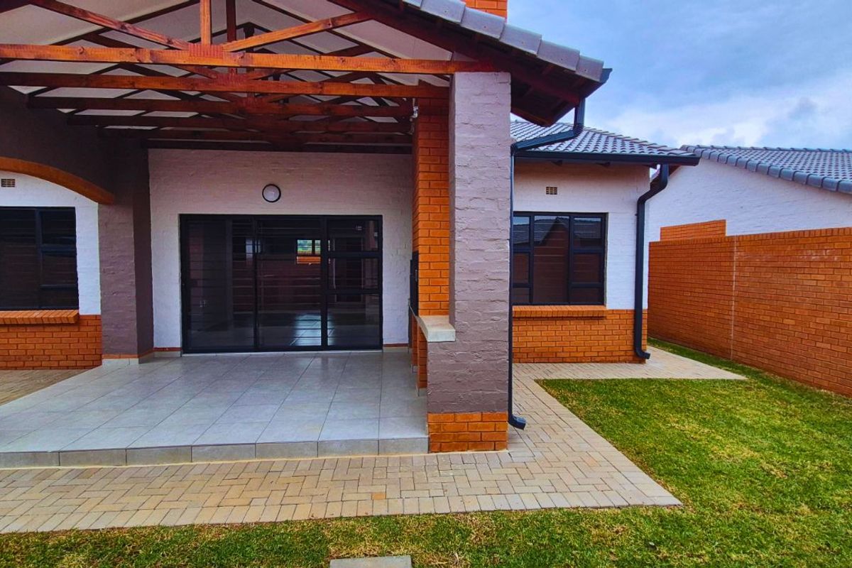 Townhouse For Sale in Rietvalleirand - Photo 3