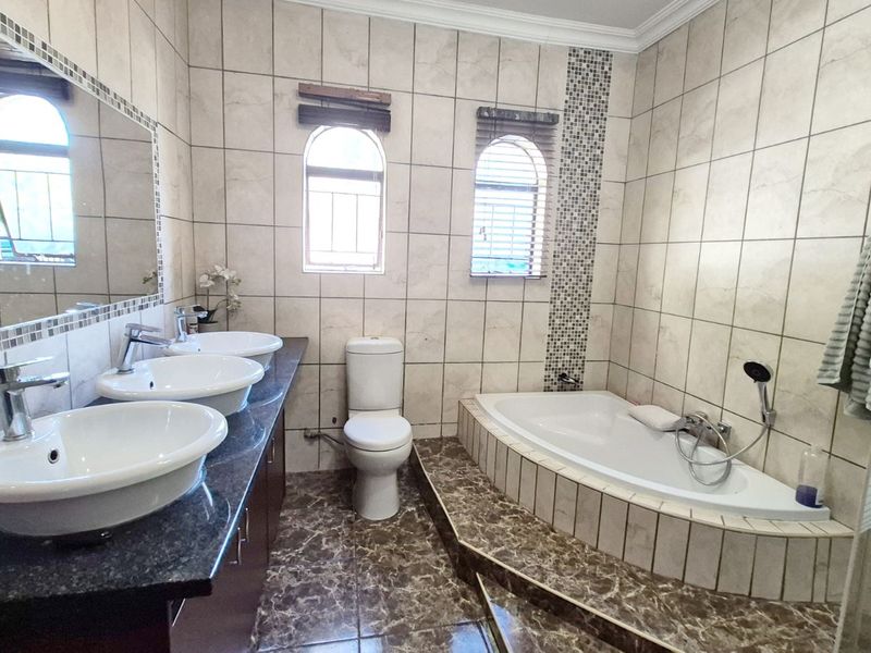 House For Sale in Rooihuiskraal - Photo 9