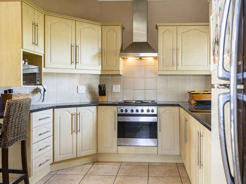 House For Sale in Kingswood Golf Estate - Photo 10