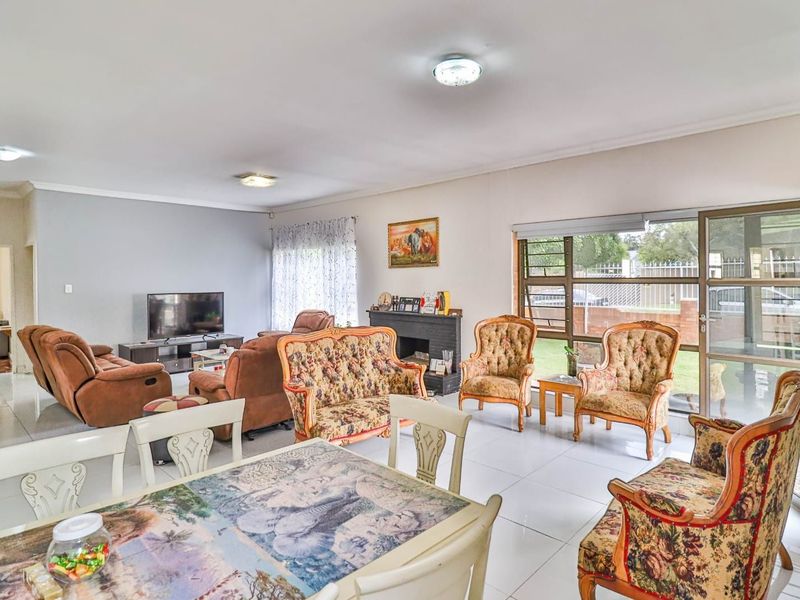 House For Sale in Discovery - Photo 10