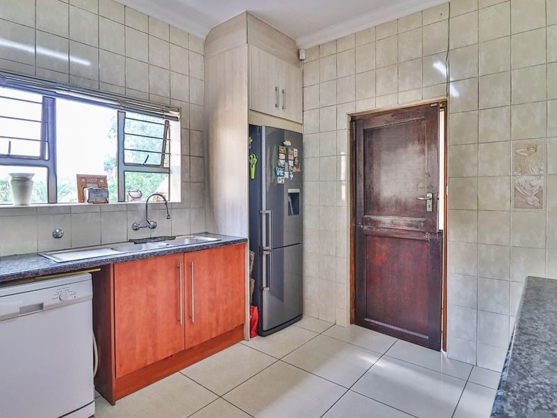 House For Sale in Discovery - Photo 3