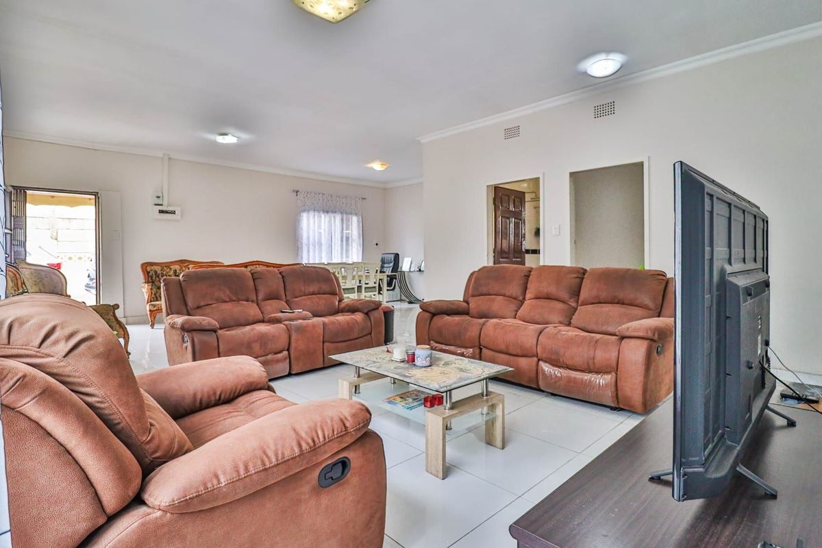 House For Sale in Discovery - Photo 5