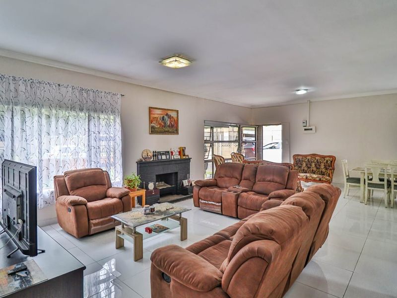 House For Sale in Discovery - Photo 7