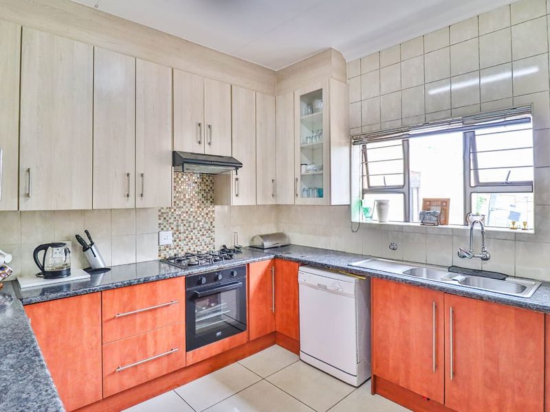 House For Sale in Discovery - Photo 2