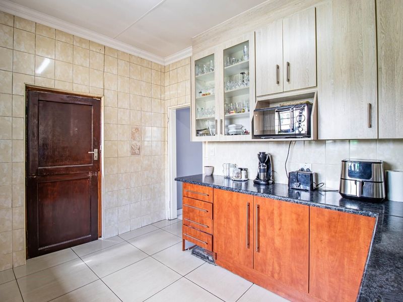 House For Sale in Discovery - Photo 4