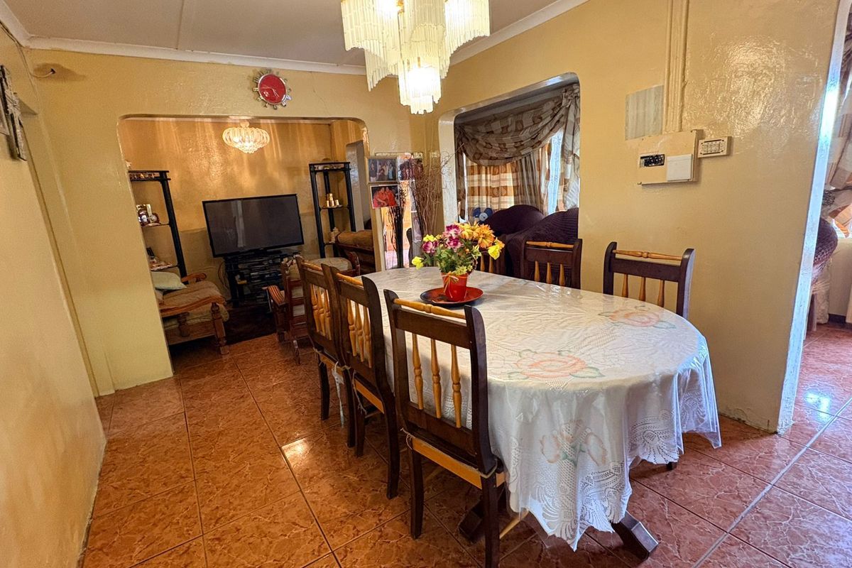 House For Sale in Homevale - Photo 4