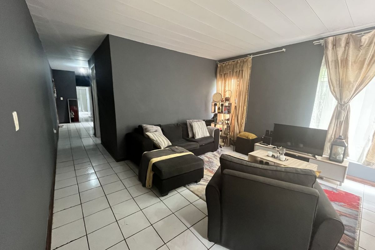 House For Sale in Windsor East - Photo 2