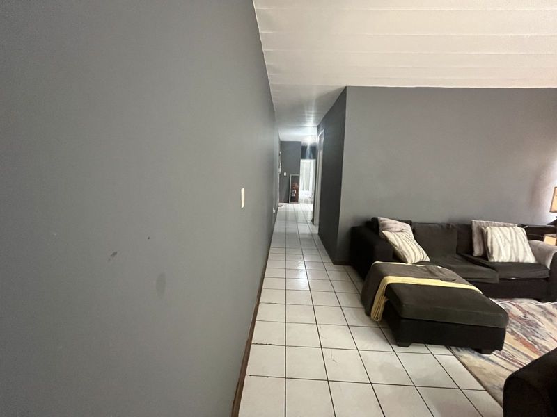 House For Sale in Windsor East - Photo 3
